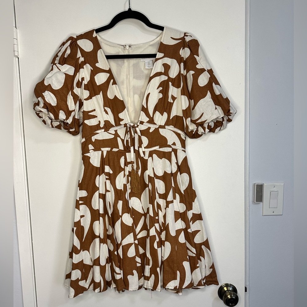 House of Harlow 1960 brown floral dress